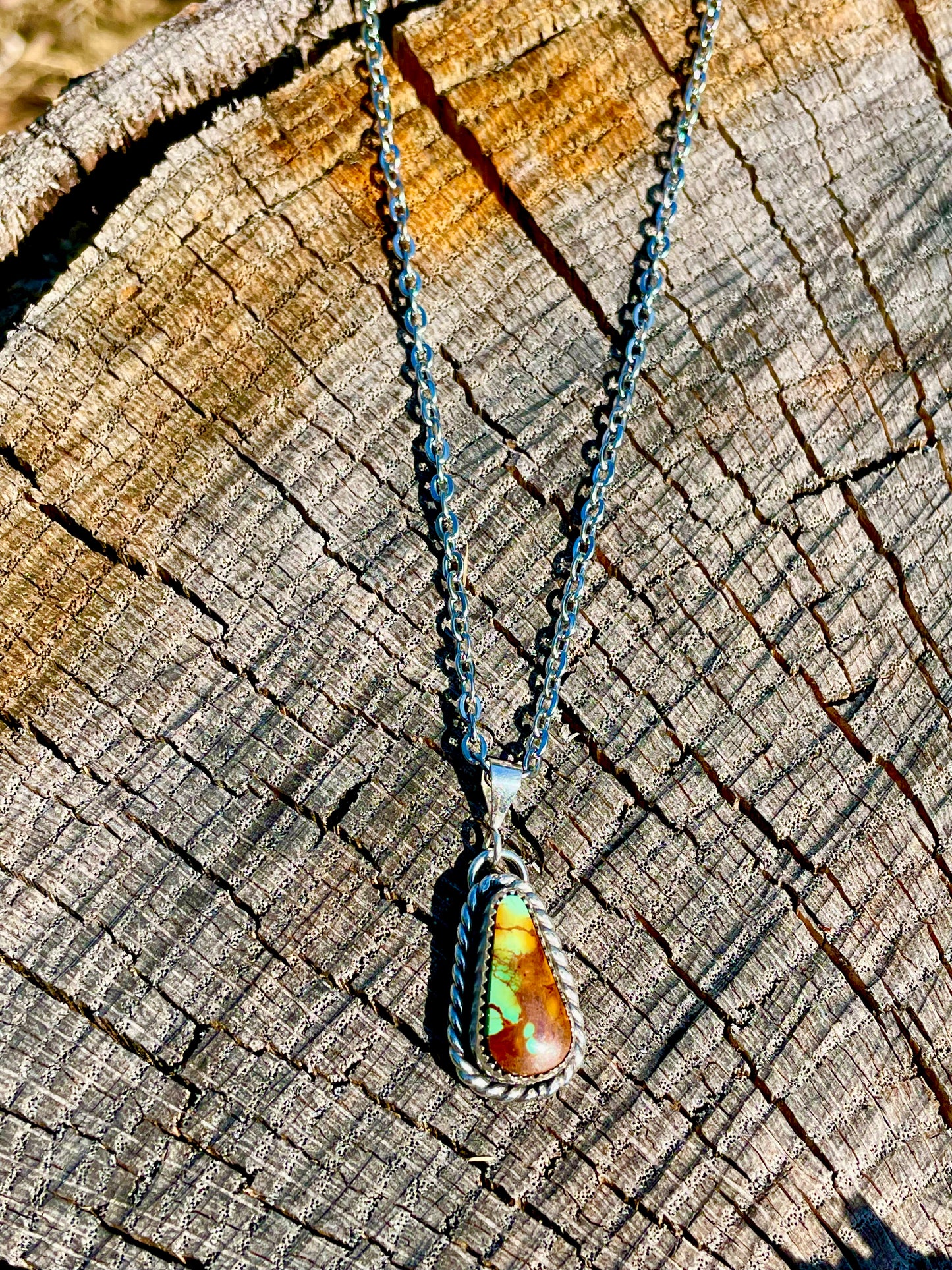 Alacron turquoise pendant