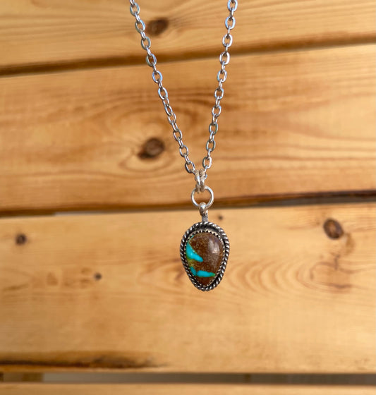 Turquoise pendant on 18 inch chain